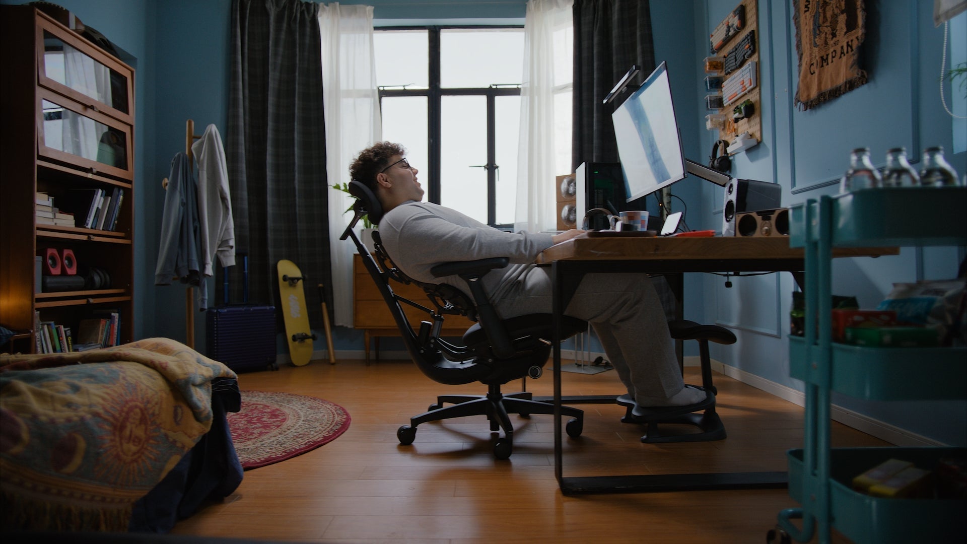 Optimize Your Posture: Monitor Height Ergonomics and Dynamic Support