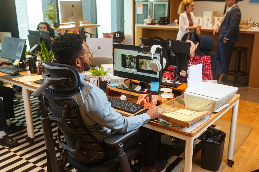 How to Improve Circulation While Sitting at a Desk (Without Exercise)