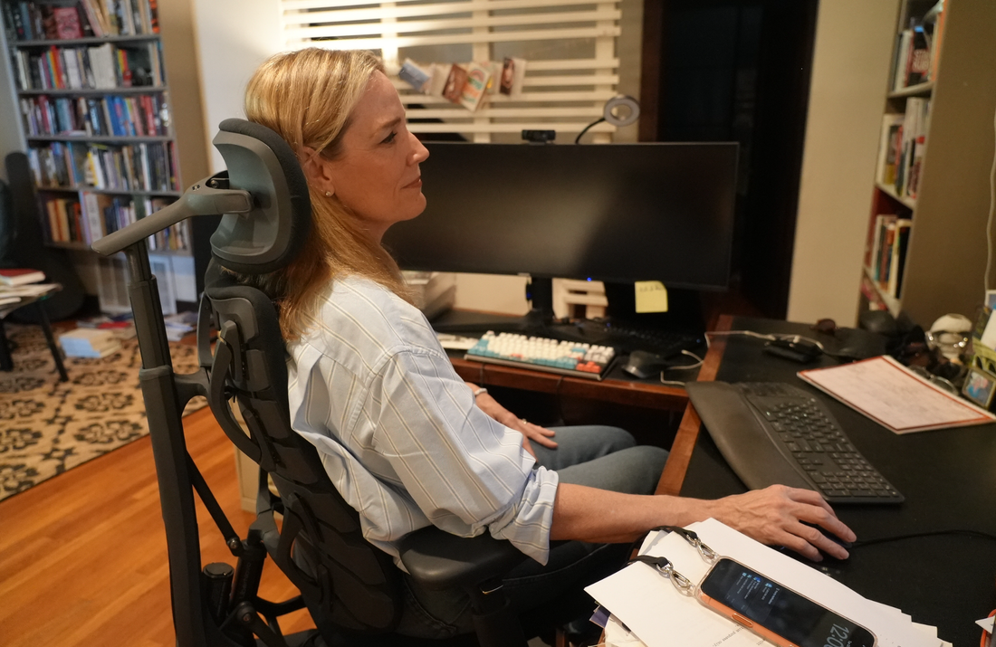 What Is a Dynamic Ergonomic Chair? The Science of Adaptive Support
